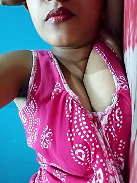 Snapshot of sexyindi_couple chatting on October 15, 1:00 pm sexyindi couple online show from October 15, 1:00 pm