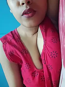 Snapshot of sexyindi_couple chatting on May 30, 7:38 am sexyindi couple online show from May 30, 7:38 am