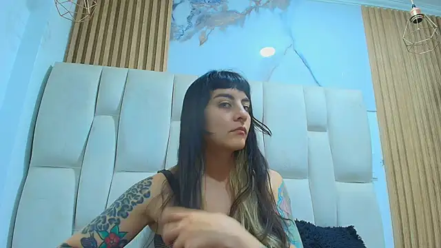 Naughty Kittenm online show from April 25, 1:41 pm