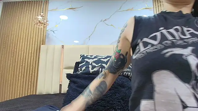 Naughty Kittenm online show from July 6, 11:18 am