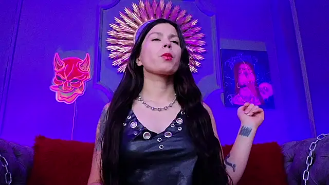 Julieta Russell online show from March 7, 4:44 pm