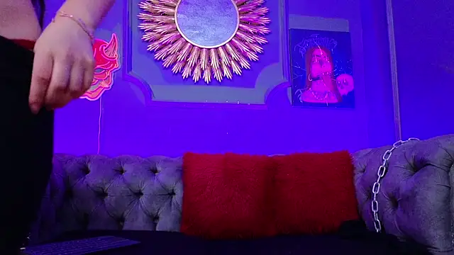 Julieta Russell online show from March 7, 8:22 pm