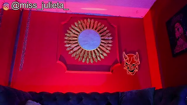 Snapshot of Julieta_Russell chatting on July 10, 12:30 pm Julieta Russell online show from July 10, 12:30 pm