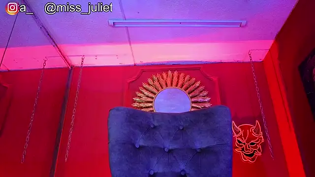 Snapshot of Julieta_Russell chatting on July 28, 2:46 pm Julieta Russell online show from July 28, 2:46 pm