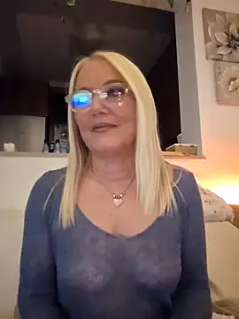 Snapshot of kikkastar chatting on February 20, 8:25 pm kikkastar online show from February 20, 8:25 pm