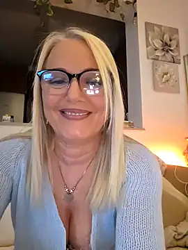 Snapshot of kikkastar chatting on February 23, 8:22 pm kikkastar online show from February 23, 8:22 pm