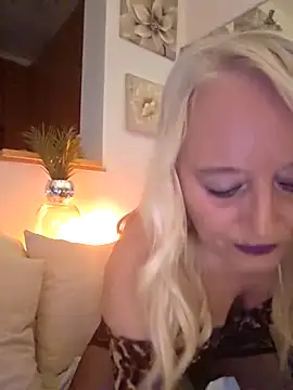 kikkastar online show from March 5, 8:49 pm