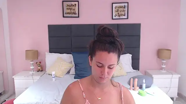 Snapshot of MadisonJenner chatting on January 8, 5:37 pm MadisonJenner online show from January 8, 5:37 pm