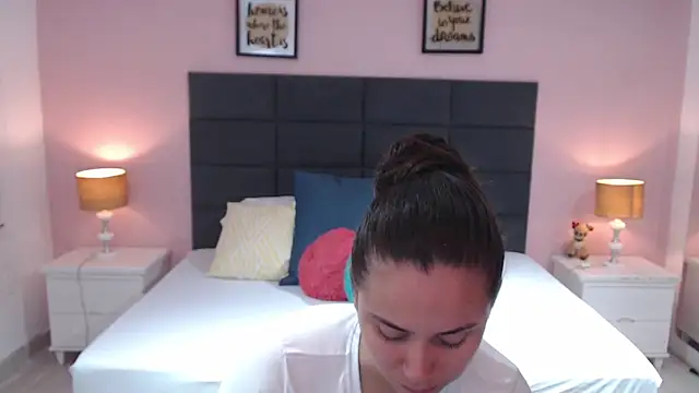 Snapshot of MadisonJenner chatting on February 9, 11:58 am MadisonJenner online show from February 9, 11:58 am