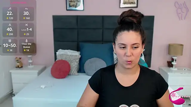 Snapshot of MadisonJenner chatting on October 1, 1:50 pm MadisonJenner online show from October 1, 1:50 pm