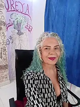 Snapshot of freyadevil333 chatting on June 8, 1:55 pm freyadevil333 online show from June 8, 1:55 pm