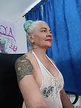 Snapshot of freyadevil333 chatting on July 11, 2:42 pm freyadevil333 online show from July 11, 2:42 pm