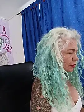 Snapshot of freyadevil333 chatting on July 14, 1:28 pm freyadevil333 online show from July 14, 1:28 pm