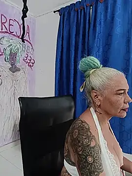 Snapshot of freyadevil333 chatting on July 31, 4:23 am freyadevil333 online show from July 31, 4:23 am