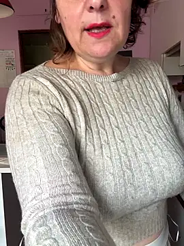 Snapshot of Sunbelxx chatting on November 12, 9:42 am Sunbelxx online show from November 12, 9:42 am