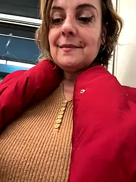 Snapshot of Sunbelxx chatting on November 14, 12:48 pm Sunbelxx online show from November 14, 12:48 pm