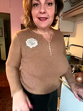 Snapshot of Sunbelxx chatting on November 18, 8:41 am Sunbelxx online show from November 18, 8:41 am