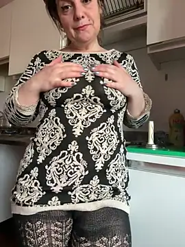 Snapshot of Sunbelxx chatting on November 26, 9:21 am Sunbelxx online show from November 26, 9:21 am