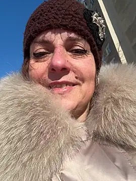 Sunbelxx online show from January 16, 10:30 am