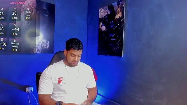 Big furry bear13 online show from September 24, 5:55 am