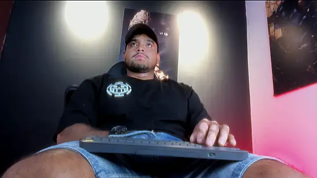 Big furry bear13 online show from October 19, 11:00 am