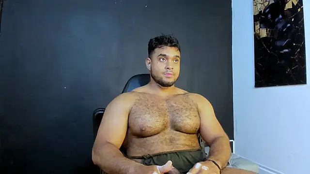 Big furry bear13 online show from May 5, 7:11 pm
