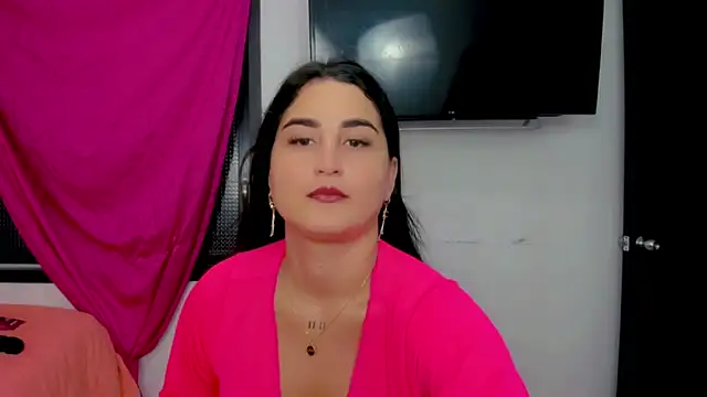 Snapshot of sunshine_uwu22 chatting on December 17, 7:37 pm sunshine uwu22 online show from December 17, 7:37 pm