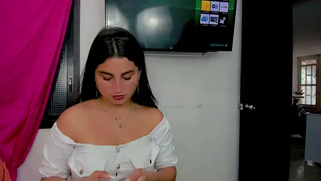 Snapshot of sunshine_uwu22 chatting on December 21, 7:06 pm sunshine uwu22 online show from December 21, 7:06 pm