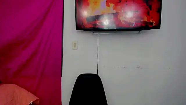 Snapshot of sunshine_uwu22 chatting on December 27, 7:24 pm sunshine uwu22 online show from December 27, 7:24 pm