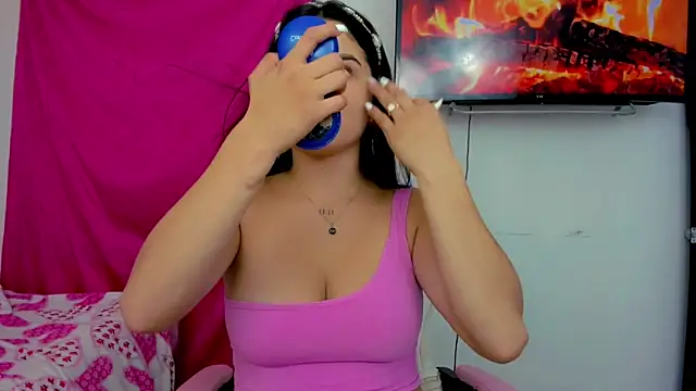 Snapshot of sunshine_uwu22 chatting on January 29, 6:50 pm sunshine uwu22 online show from January 29, 6:50 pm