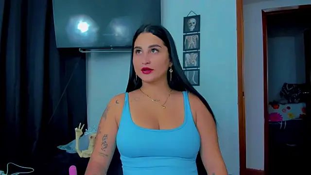 Snapshot of sunshine_uwu22 chatting on November 29, 6:44 pm sunshine uwu22 online show from November 29, 6:44 pm