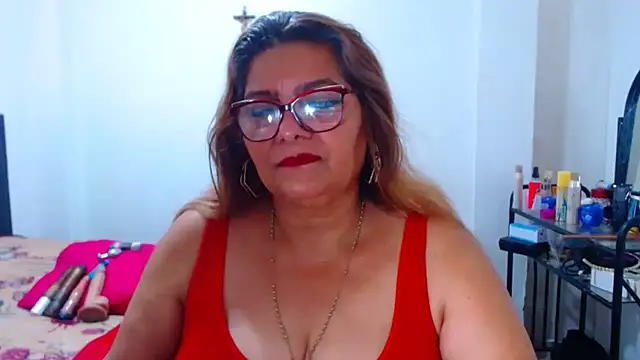 Snapshot of maturehot649 chatting on February 9, 2:04 am maturehot649 online show from February 9, 2:04 am