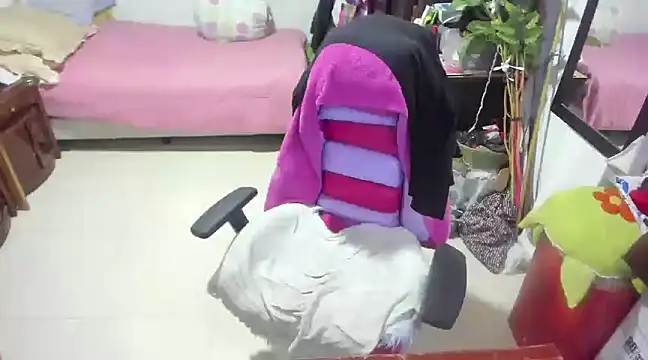 Snapshot of Mrs_mommy_ chatting on January 10, 11:29 pm Mrs mommy  online show from January 10, 11:29 pm