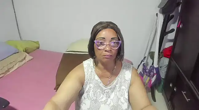 Snapshot of Mrs_mommy_ chatting on January 13, 4:41 pm Mrs mommy  online show from January 13, 4:41 pm