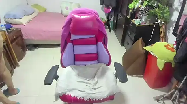 Snapshot of Mrs_mommy_ chatting on January 17, 7:49 pm Mrs mommy  online show from January 17, 7:49 pm