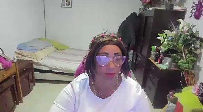 Snapshot of Mrs_mommy_ chatting on January 22, 5:17 pm Mrs mommy  online show from January 22, 5:17 pm