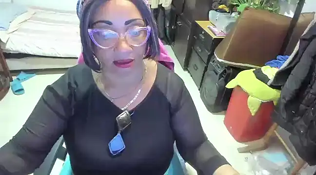 Snapshot of Mrs_mommy_ chatting on January 25, 11:00 pm Mrs mommy  online show from January 25, 11:00 pm