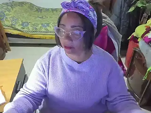 Snapshot of Mrs_mommy_ chatting on March 13, 8:43 pm Mrs mommy  online show from March 13, 8:43 pm