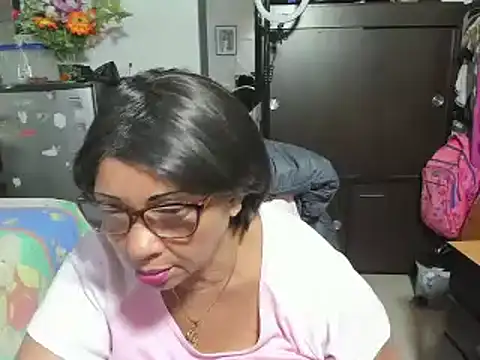 Snapshot of Mrs_mommy_ chatting on October 23, 2:49 pm Mrs mommy  online show from October 23, 2:49 pm