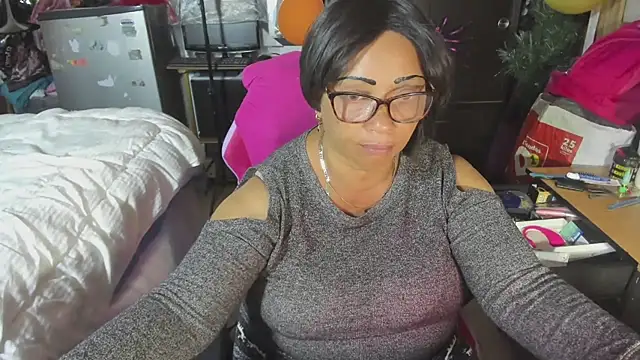 Snapshot of Mrs_mommy_ chatting on November 11, 9:15 pm Mrs mommy online show from November 11, 9:15 pm