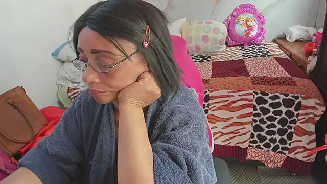 Mrs mommy  online show from January 31, 7:11 pm