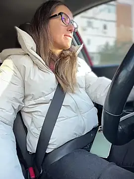 Snapshot of HotXMom chatting on October 15, 6:02 am HotXMom online show from October 15, 6:02 am