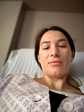 Snapshot of HotXMom chatting on October 23, 5:40 am HotXMom online show from October 23, 5:40 am