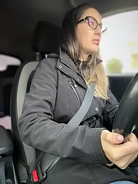 Snapshot of HotXMom chatting on November 14, 6:45 am HotXMom online show from November 14, 6:45 am