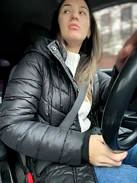 Snapshot of HotXMom chatting on December 4, 6:55 am HotXMom online show from December 4, 6:55 am