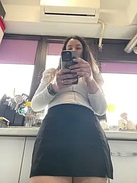 HotXMom online show from April 30, 6:20 am