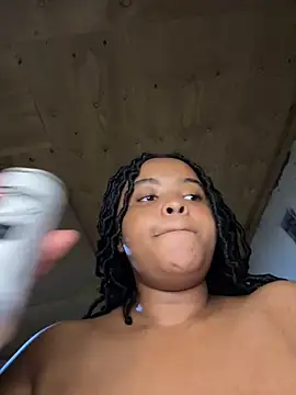 Linahlove online show from February 28, 7:35 pm