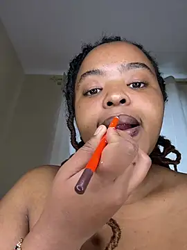 Snapshot of Linahlove chatting on July 11, 10:07 am Linahlove online show from July 11, 10:07 am