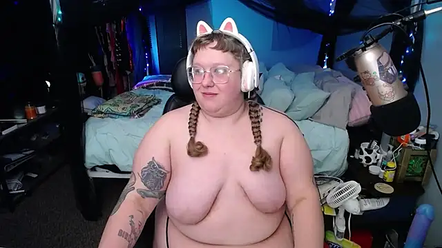 FatVeronica online show from February 20, 1:30 pm