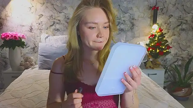 Aurora Golden1 online show from January 6, 8:45 pm